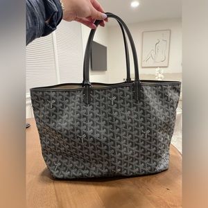 Goyard St Louis PM tote in Grey